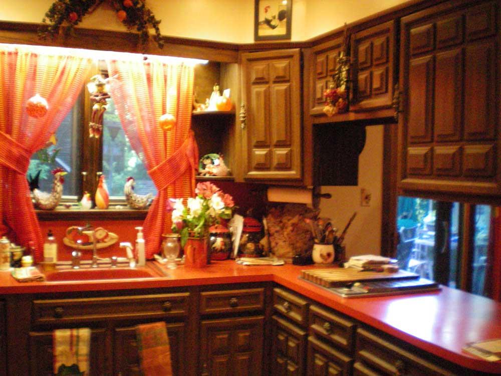 BEFORE Traditional Kitchen 010